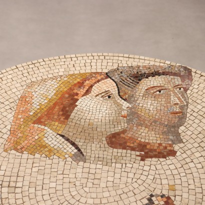 TABLE AVEC PLATEAU EN MOSAÏQUE, Table ronde avec plateau en mosaïque
