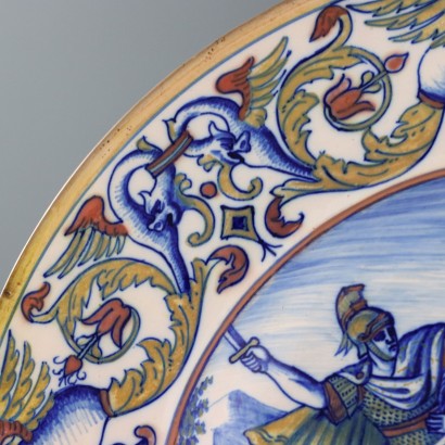 Piatto da Parata in Maiolica Dipinta a