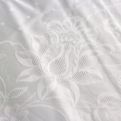 Flanders Tablecloth with Six Napkins