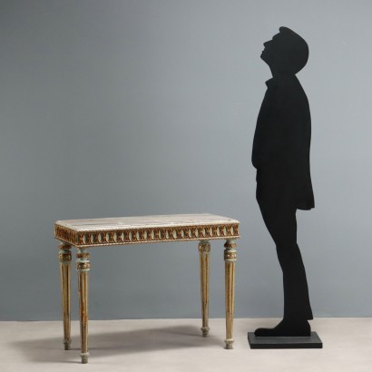 COUCHTISCH, Couchtisch im neoklassizistischen Stil