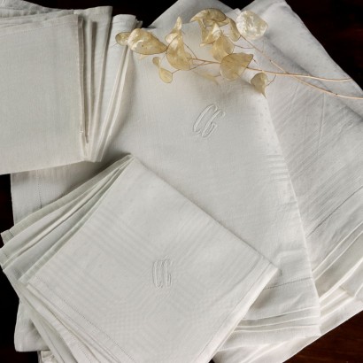 Flanders Tablecloth with Ten Napkins