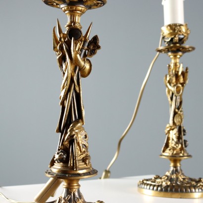 Par de candelabros de bronce bruñido,Par de candelabros de bronce bruñido,Par de candelabros de bronce bruñido