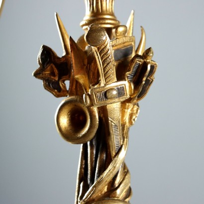 Par de candelabros de bronce bruñido,Par de candelabros de bronce bruñido,Par de candelabros de bronce bruñido