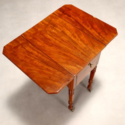 Mesa de centro, mesa de centro con listones de caoba
