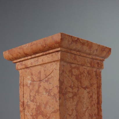 Colonne, Colonne décorative en marbre rouge de V