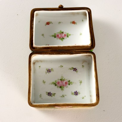 Cofre de porcelana de la fábrica S