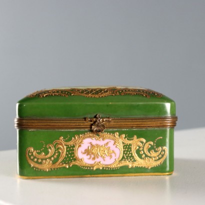 Cofre de porcelana de la fábrica S