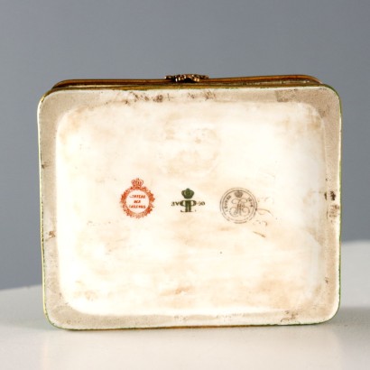 Cofre de porcelana de la fábrica S