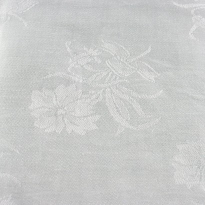 Tischdecke mit zwölf Servietten