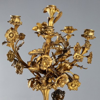 Par de candelabros de bronce y mármol