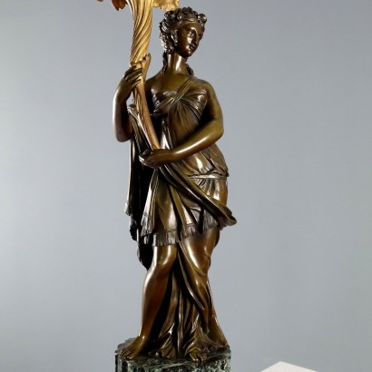 Par de candelabros de bronce y mármol