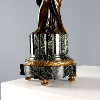 Par de candelabros de bronce y mármol