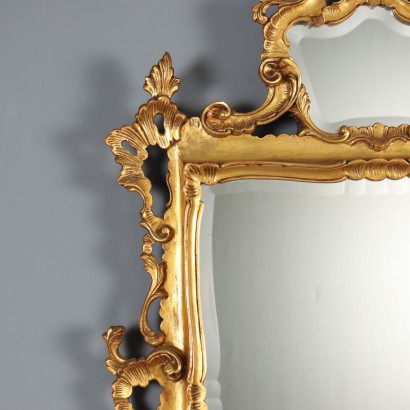 Miroir sculpté et doré, Miroir sculpté de style rococo