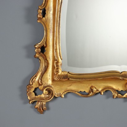 Miroir sculpté et doré, Miroir sculpté de style rococo