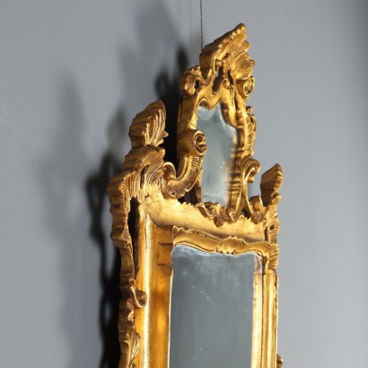 Miroir sculpté et doré, Miroir sculpté de style rococo