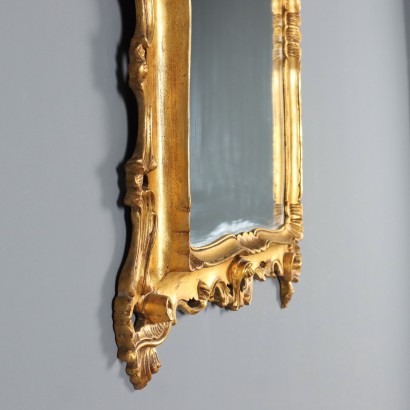 Miroir sculpté et doré, Miroir sculpté de style rococo