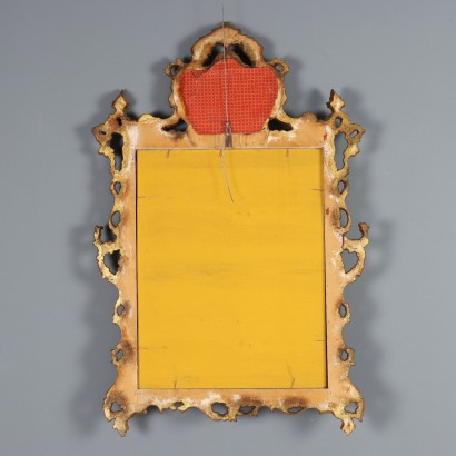 Miroir sculpté et doré, Miroir sculpté de style rococo