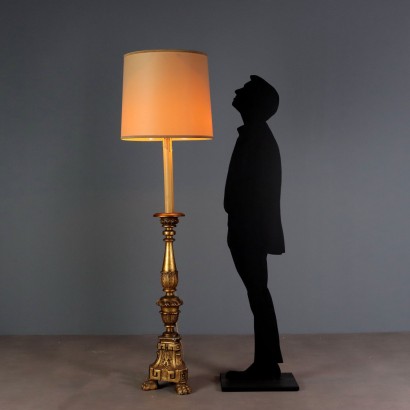 Lampada da terra,Lampada da Terra in Stile Neoclassico