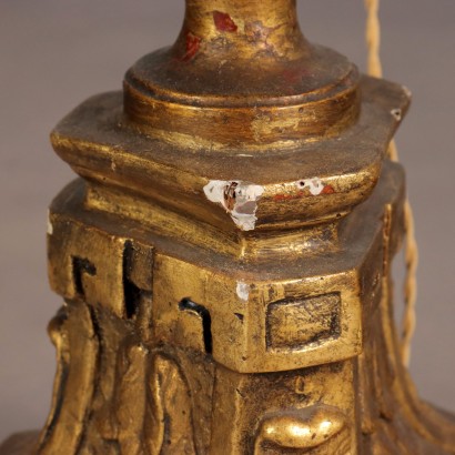 Lampada da terra,Lampada da Terra in Stile Neoclassico