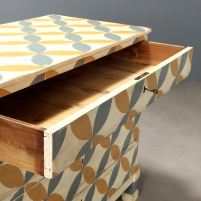 Commode du début du XIXe siècle, commode Umbertino de la fin du XIXe siècle