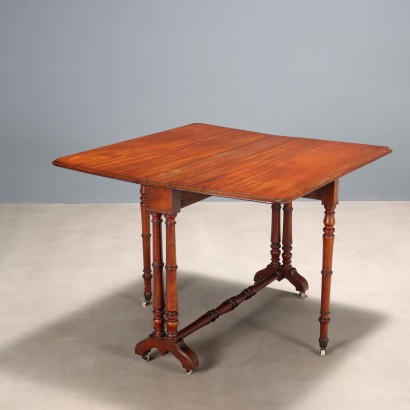 Mesa auxiliar de caoba