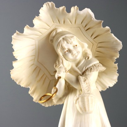 Statuina Bambina in Biscuit