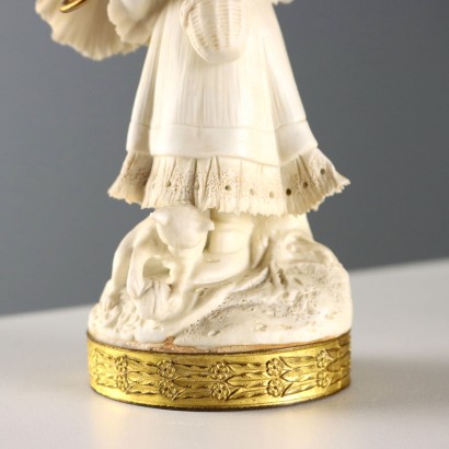 Statuina Bambina in Biscuit