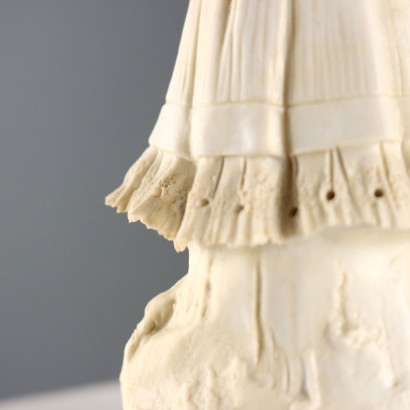 Statuina Bambina in Biscuit
