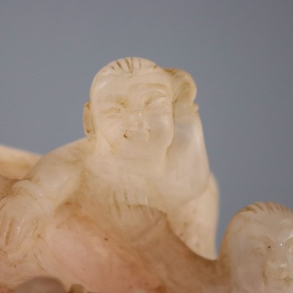Budai Seduto con Bambini in Pietra Dur