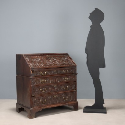 Drop-leaf desk, Drop-leaf desk in walnut stained oak