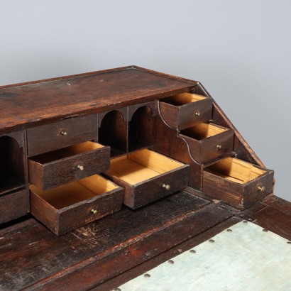 Drop-leaf desk, Drop-leaf desk in walnut stained oak