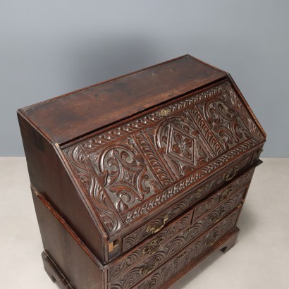 Drop-leaf desk, Drop-leaf desk in walnut stained oak