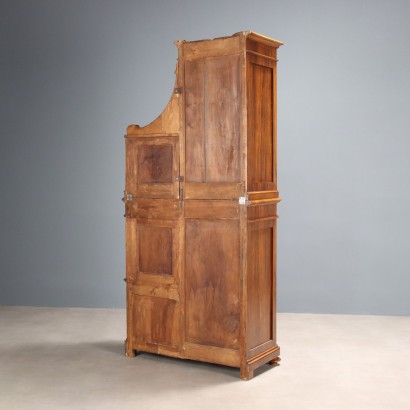 Vitrine, Sideboard Umbertino in Nussbaum