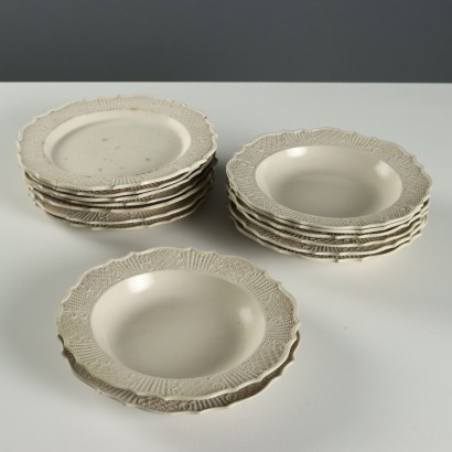 Gruppo di Quindici Piatti in Terraglia