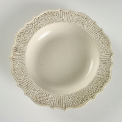 Gruppo di Quindici Piatti in Terraglia