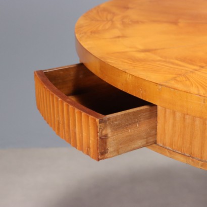 BIEDERMEIER TABLE, Biedermeier Table with Circular Section i