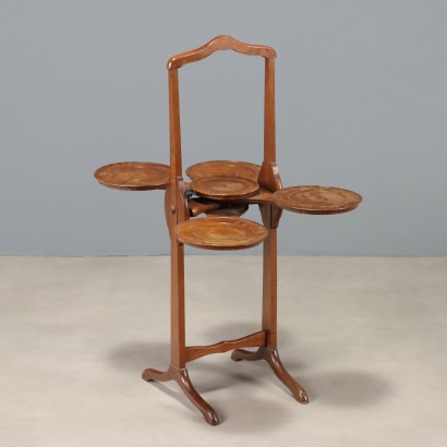„Servo Muto“ Couchtisch in Nussbaum