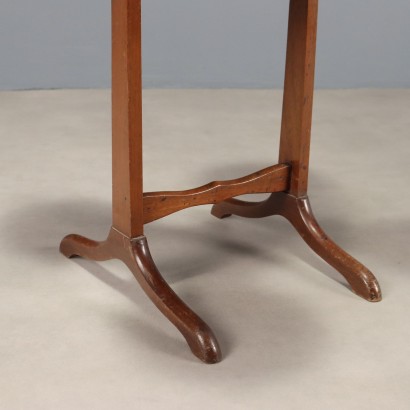 Coffee table (dumbwaiter), “Dumbwaiter” coffee table in N
