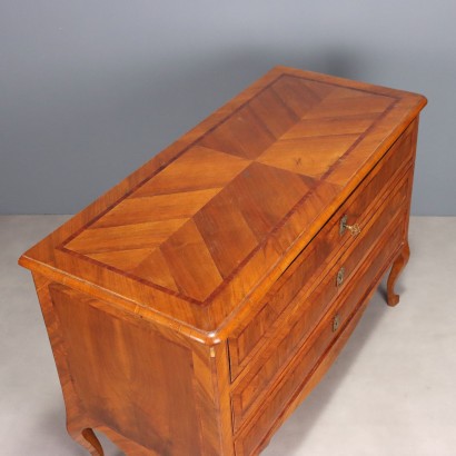 Tuscan chest of drawers, Neoclassical three-drawer chest of drawers