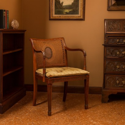 Stuhl, Sessel aus nussbaumfarben gebeizter Buche