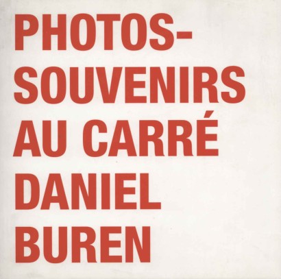 Photos-souvenirs au Carré Daniel Buren