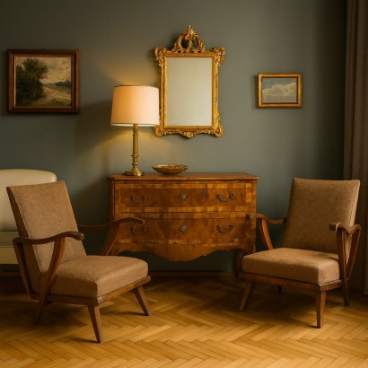 Zwei Sessel mit Holzarmlehnen An