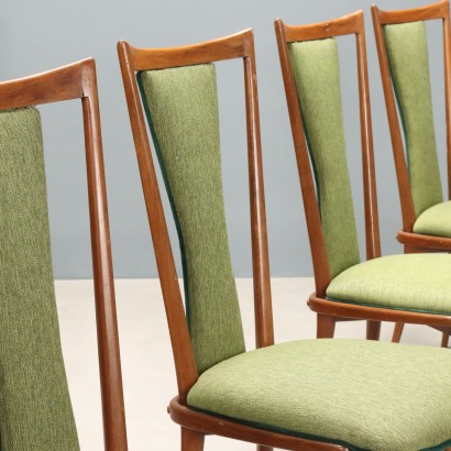 Huit chaises des années 1960