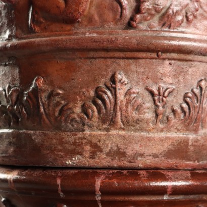 Große Terrakotta-Vase mit Ständer
