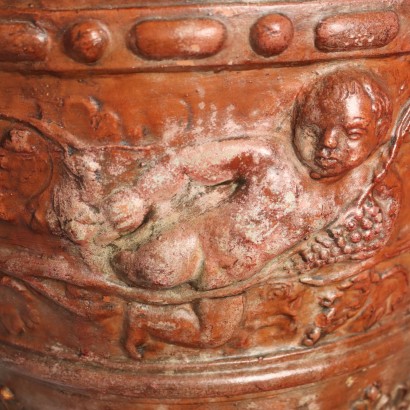 Große Terrakotta-Vase mit Ständer
