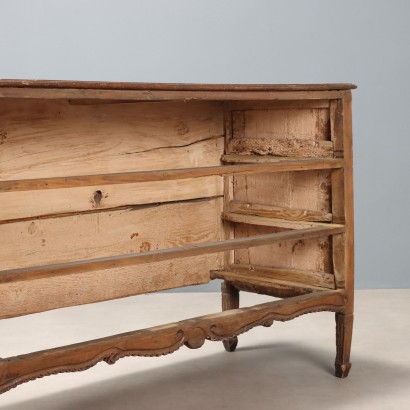 Neoclassical chest of drawers