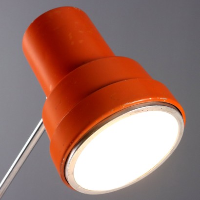 Lámpara de mesa vintage de metal y plástico, diseño de los años 60_1330191 Lámpara de mesa de los años 60