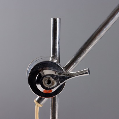 Lámpara de mesa vintage de metal y plástico, diseño de los años 60_1330194 Lámpara de mesa de los años 60