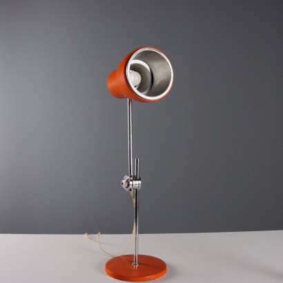 Lámpara de mesa vintage de metal y plástico, diseño de los años 60_1330195 Lámpara de mesa de los años 60