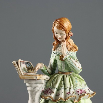 Antique Porcelain Figurine from the Capodimonte Manufactory, 20th Century_1330470 Porcelain figurine Manufacture of Ca
